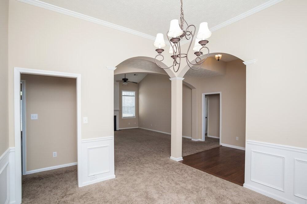 42 Lamborne Ct - Photo 4 of 14