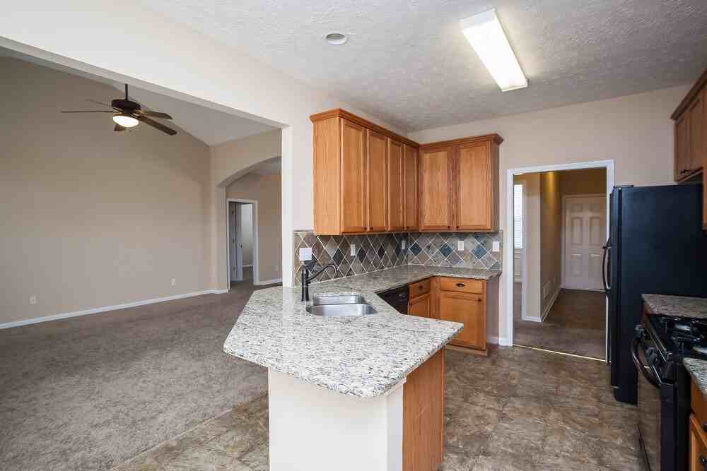 42 Lamborne Ct - Photo 7 of 14