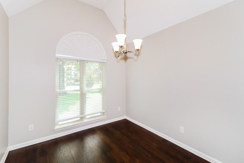 2060 Greencliff Dr - Photo 7 of 17