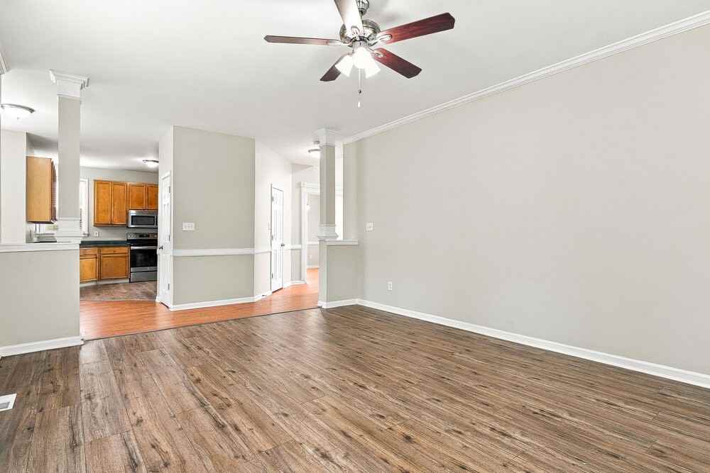 5105 Spoolin Ct - Photo 4 of 17
