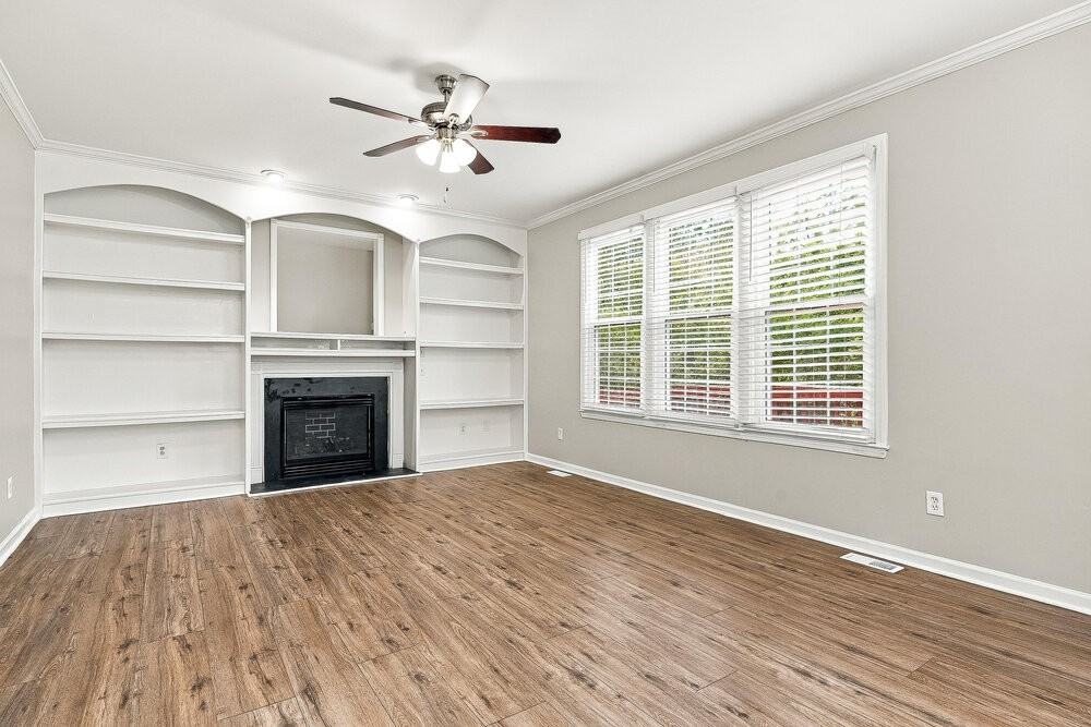 5105 Spoolin Ct - Photo 5 of 17