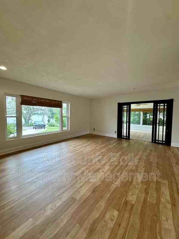 933 N Lake Otis Dr - Photo 4 of 35
