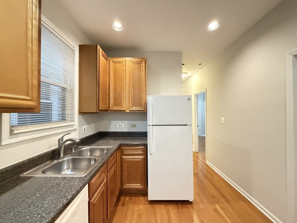 506 N May St #1 - Photo 4 of 21
