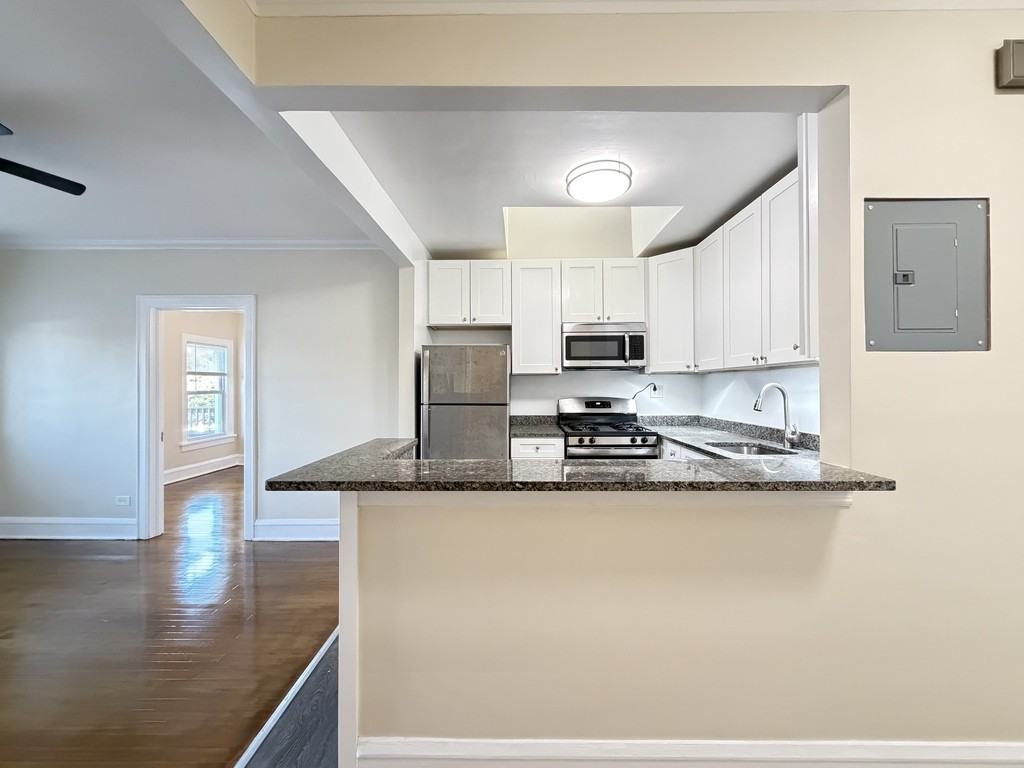 809 Elm St #4 - Photo 2 of 21