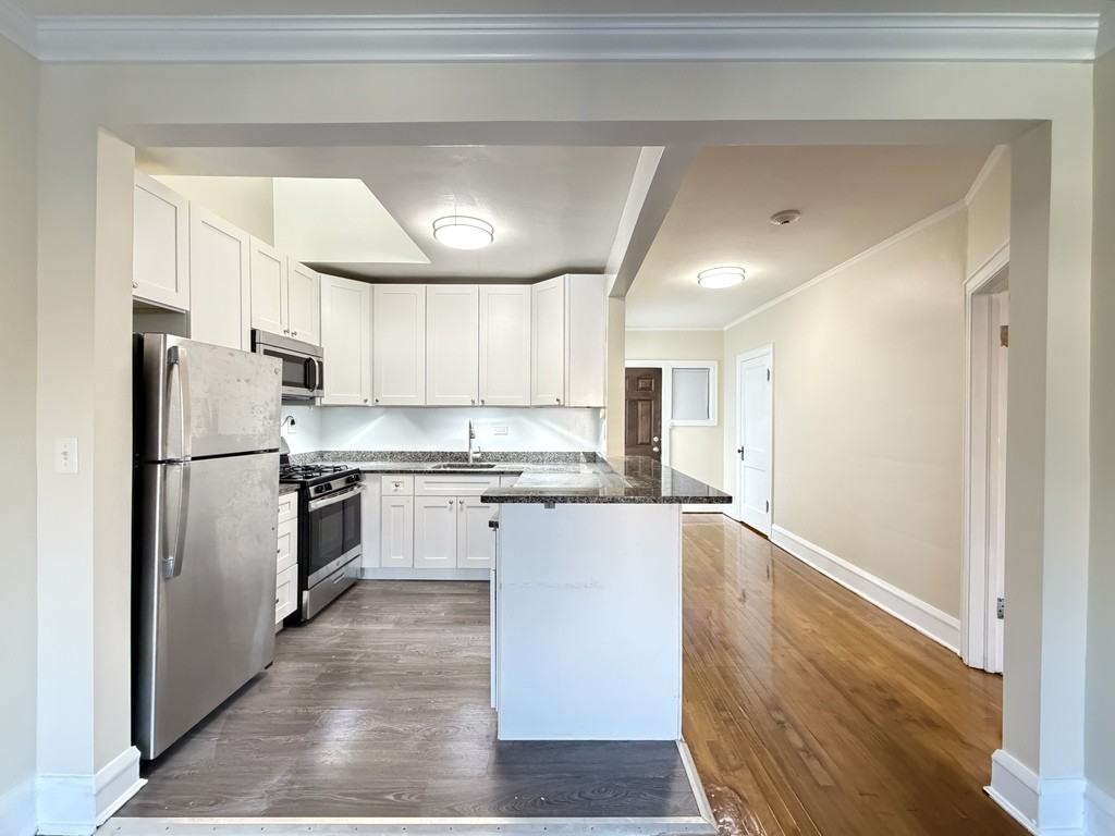 809 Elm St #4 - Photo 4 of 21