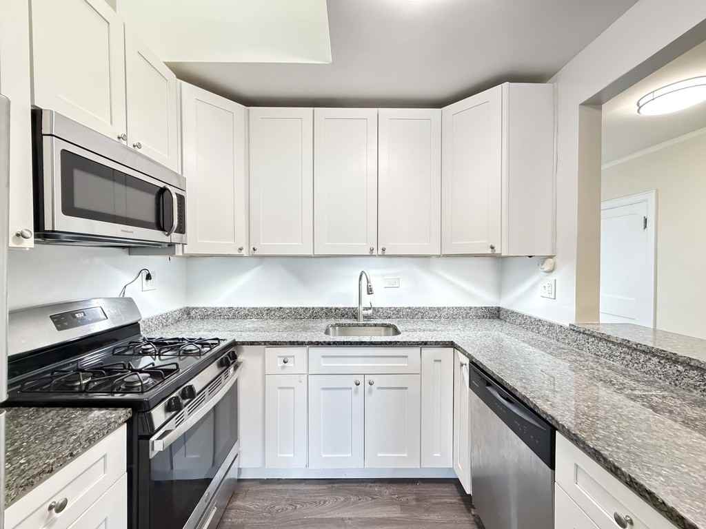 809 Elm St #4 - Photo 5 of 21
