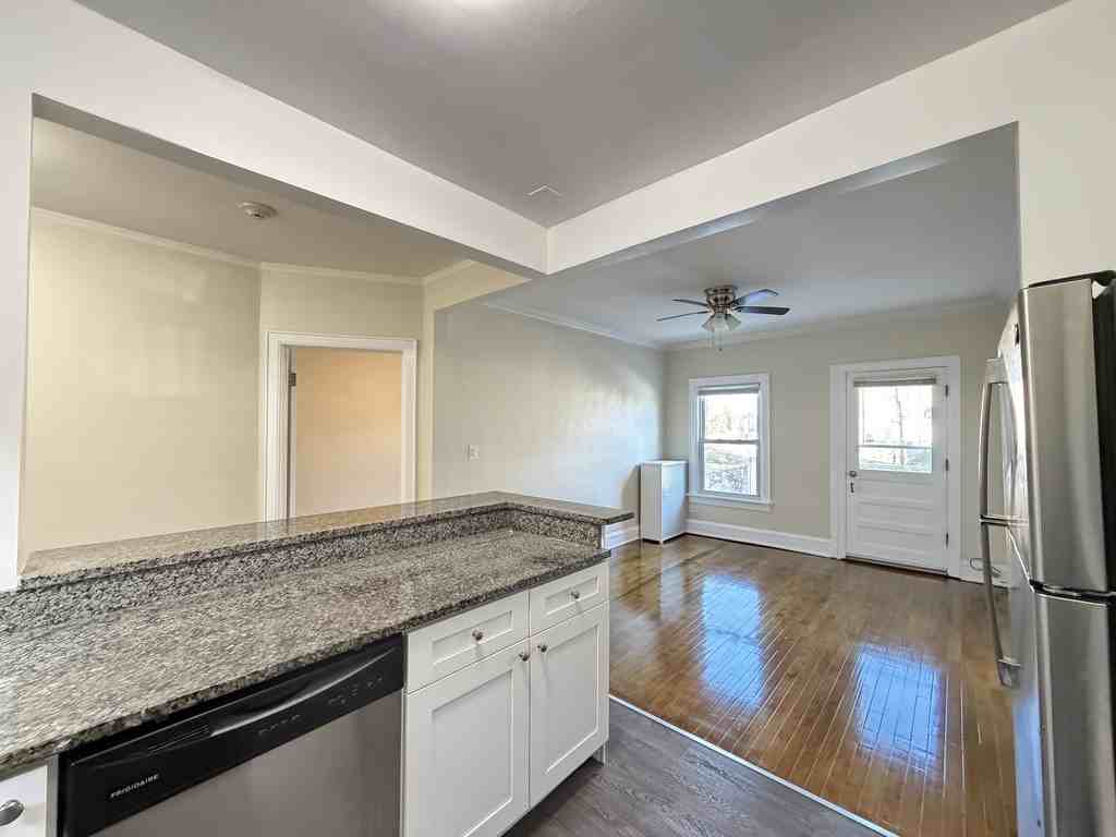 809 Elm St #4 - Photo 7 of 21