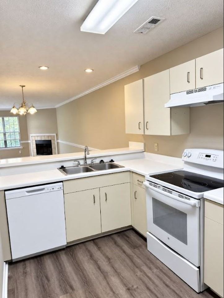 577 Eastdale Rd S - Photo 5 of 8