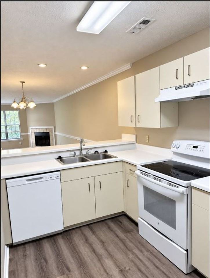 577 Eastdale Rd S - Photo 6 of 8