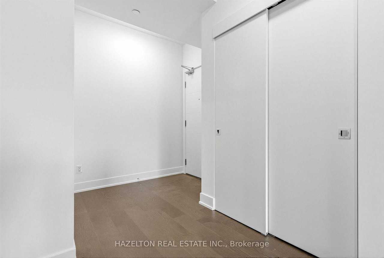 8 Manor Road West #711 - Photo 6 of 14