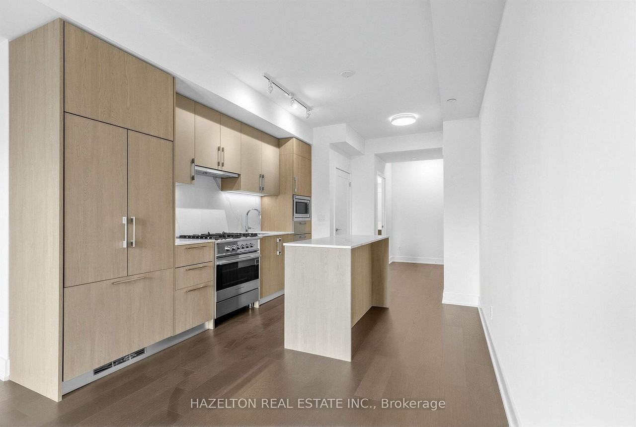 8 Manor Road West #711 - Photo 3 of 14