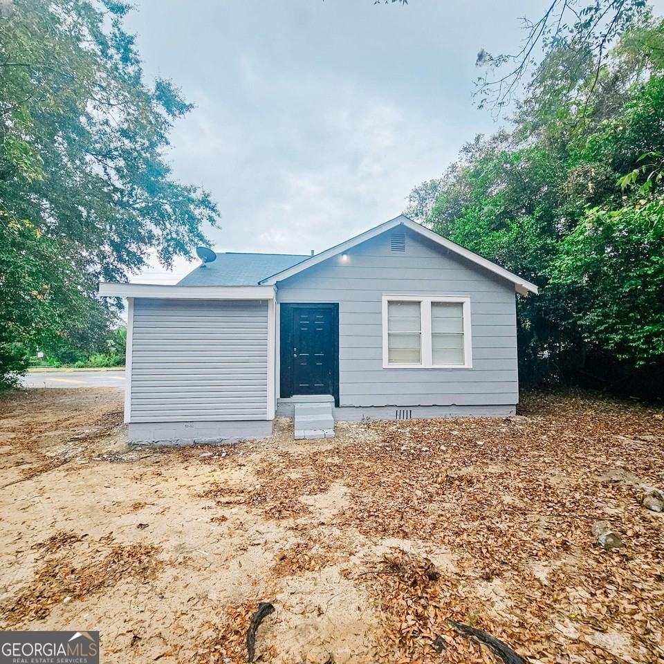 3705 Log Cabin Dr - Photo 3 of 19