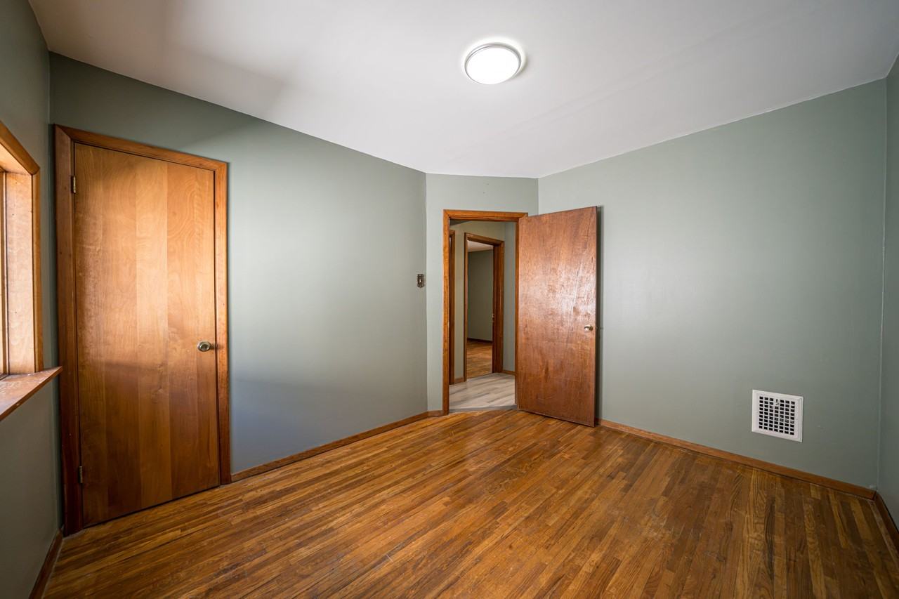 189 Lovering Ave - Photo 3 of 25