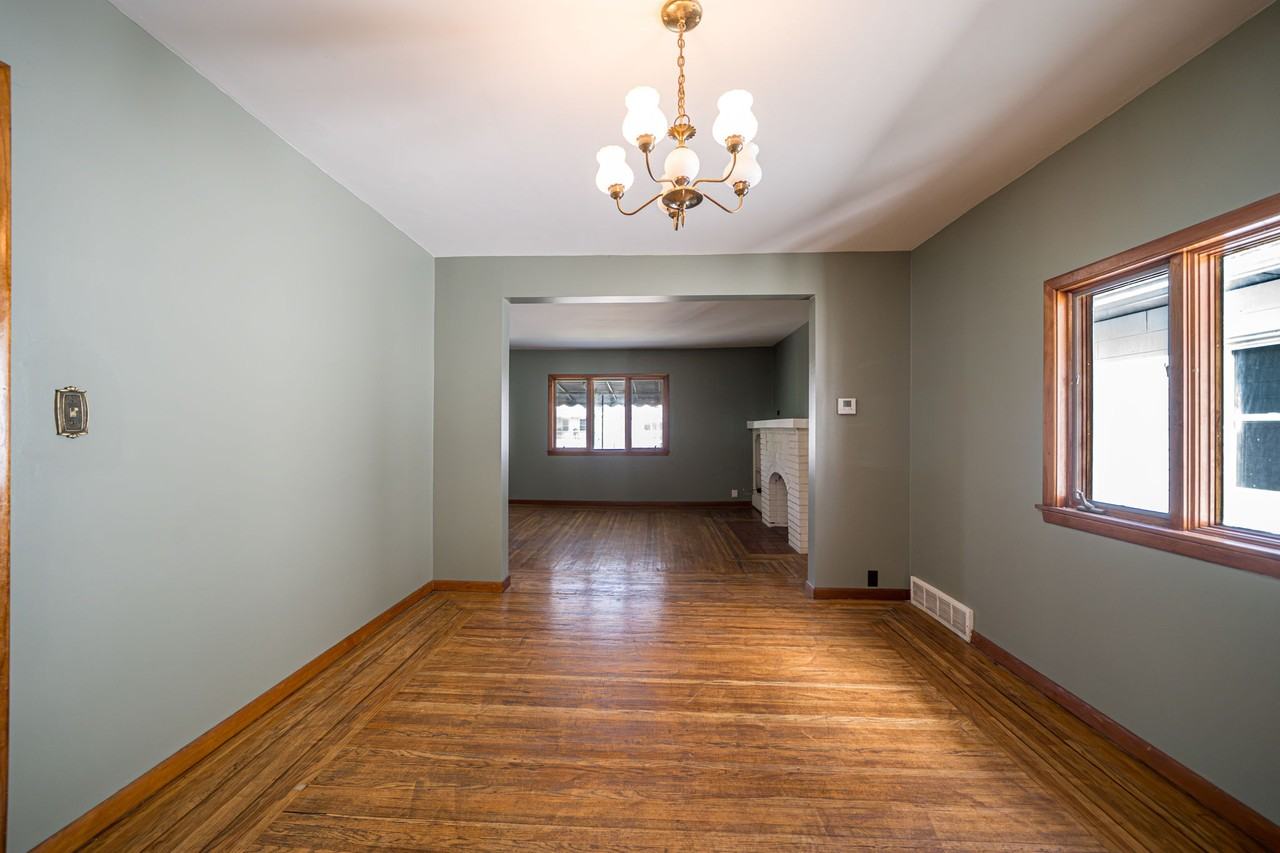 189 Lovering Ave - Photo 4 of 25