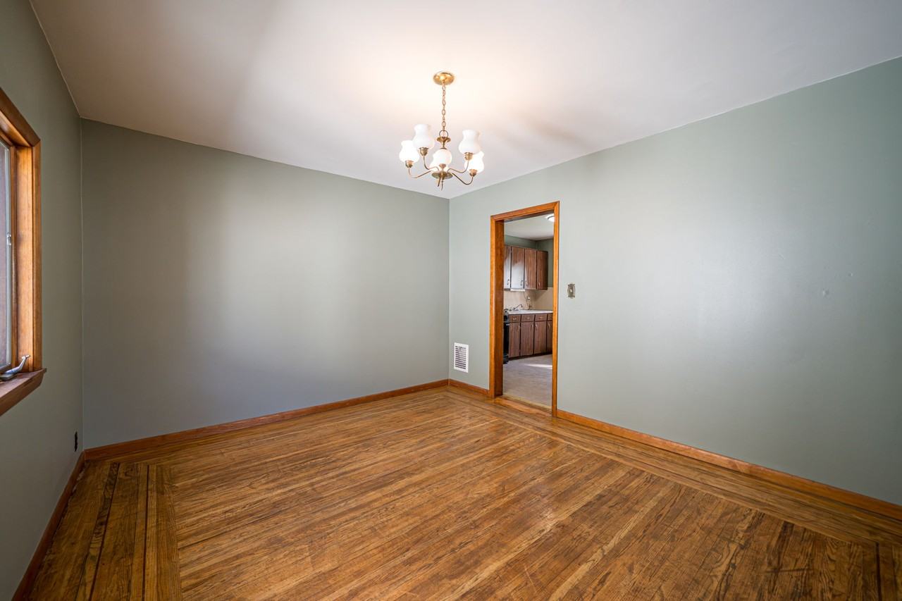 189 Lovering Ave - Photo 7 of 25