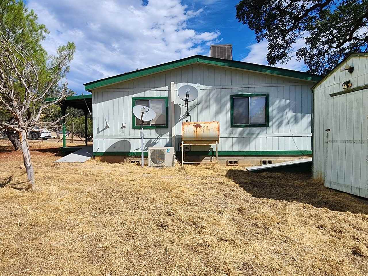 3162 Shasta Rd - Photo 6 of 26
