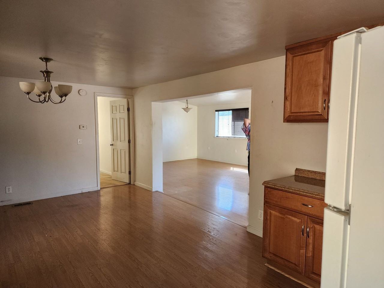 3221 Lee St - Photo 6 of 10