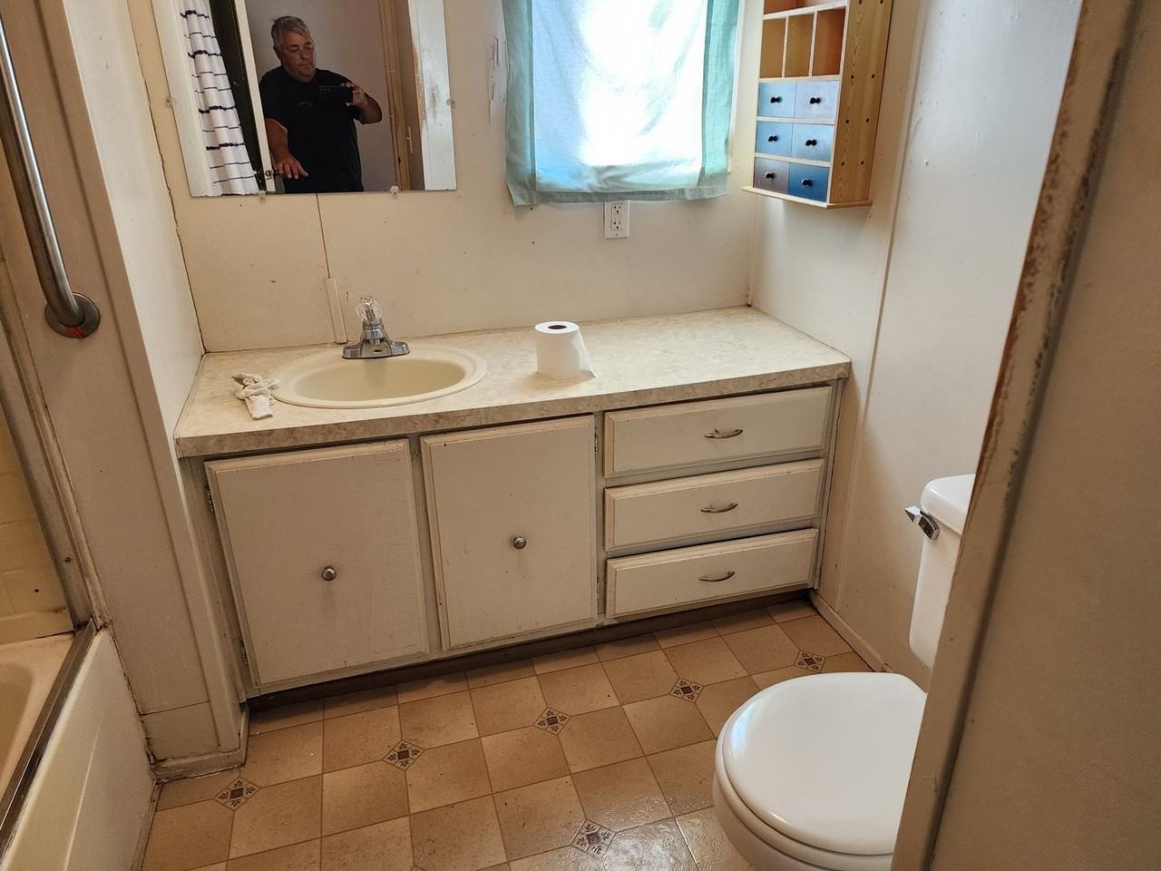 3221 Lee St - Photo 7 of 10