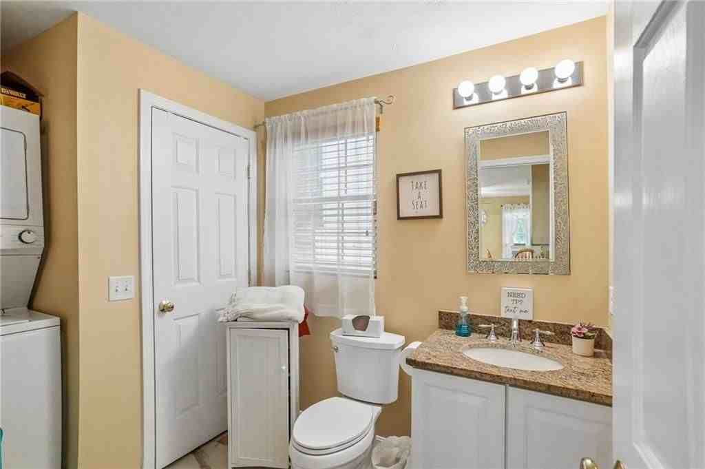 60 Sherman Ave - Photo 7 of 13