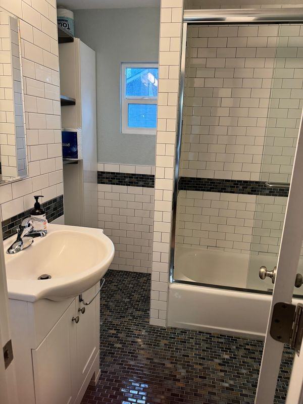 4215 Bellvue Ave - Photo 6 of 10