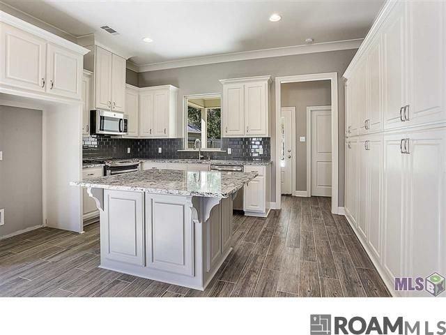 1731 Twisted Oak Ln - Photo 6 of 10