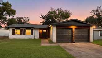 441 Melrose Dr - Photo 1 of 1