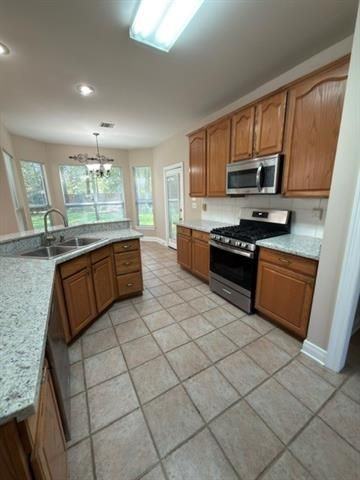637 Apache Dr - Photo 3 of 18