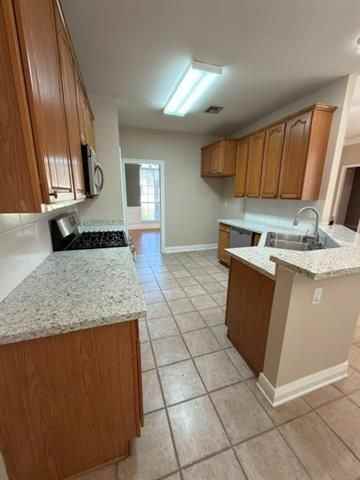 637 Apache Dr - Photo 4 of 18