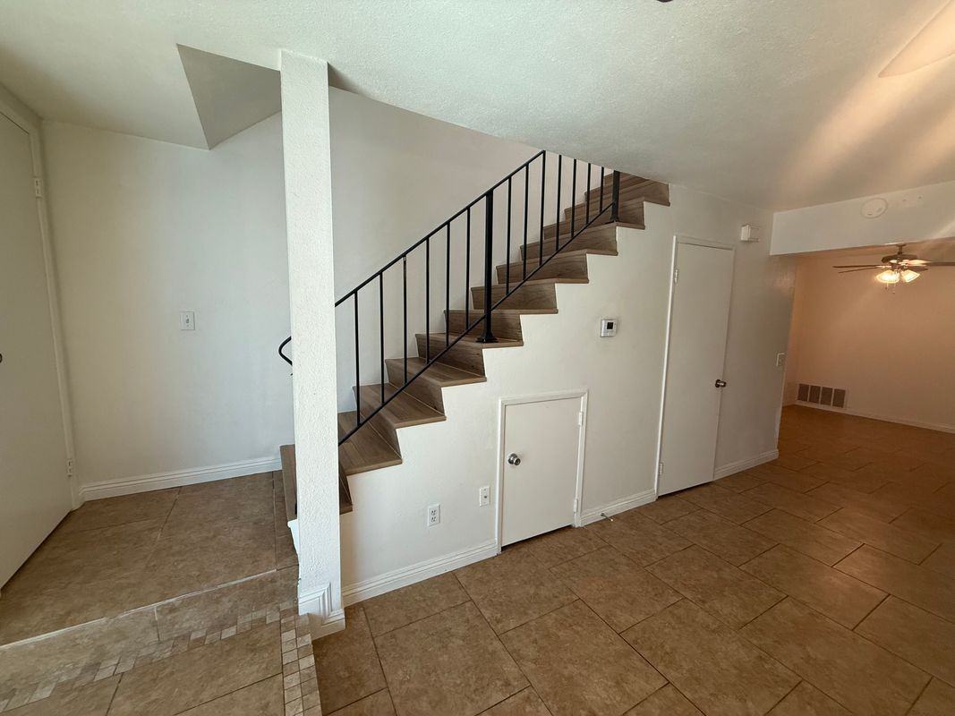1103 W Francis St - Photo 6 of 13