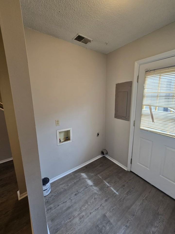 901 Olmstead Dr #55 - Photo 5 of 13