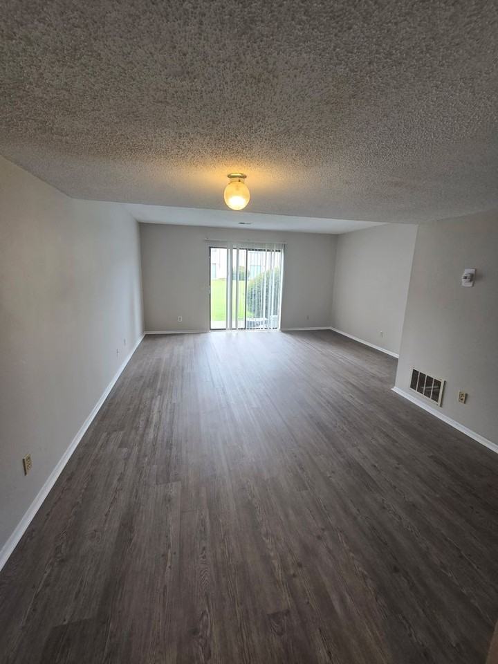 901 Olmstead Dr #55 - Photo 6 of 13