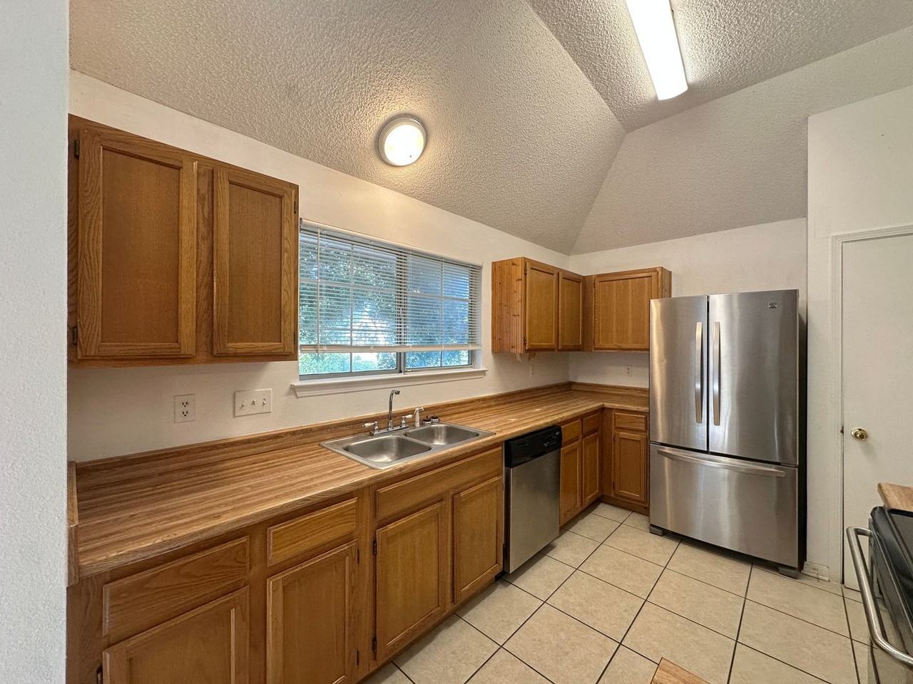 2501 Magnum Cir - Photo 7 of 23