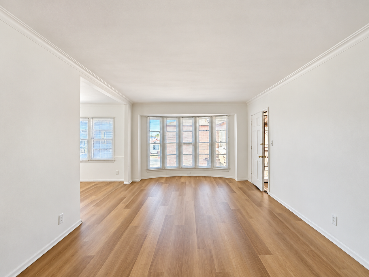 2116 Ridgeley Apartments - Photo 7 of 13