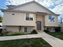 featured image of 2962 E Somerset Dr
