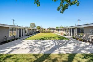 featured image of 241 E 18th St
