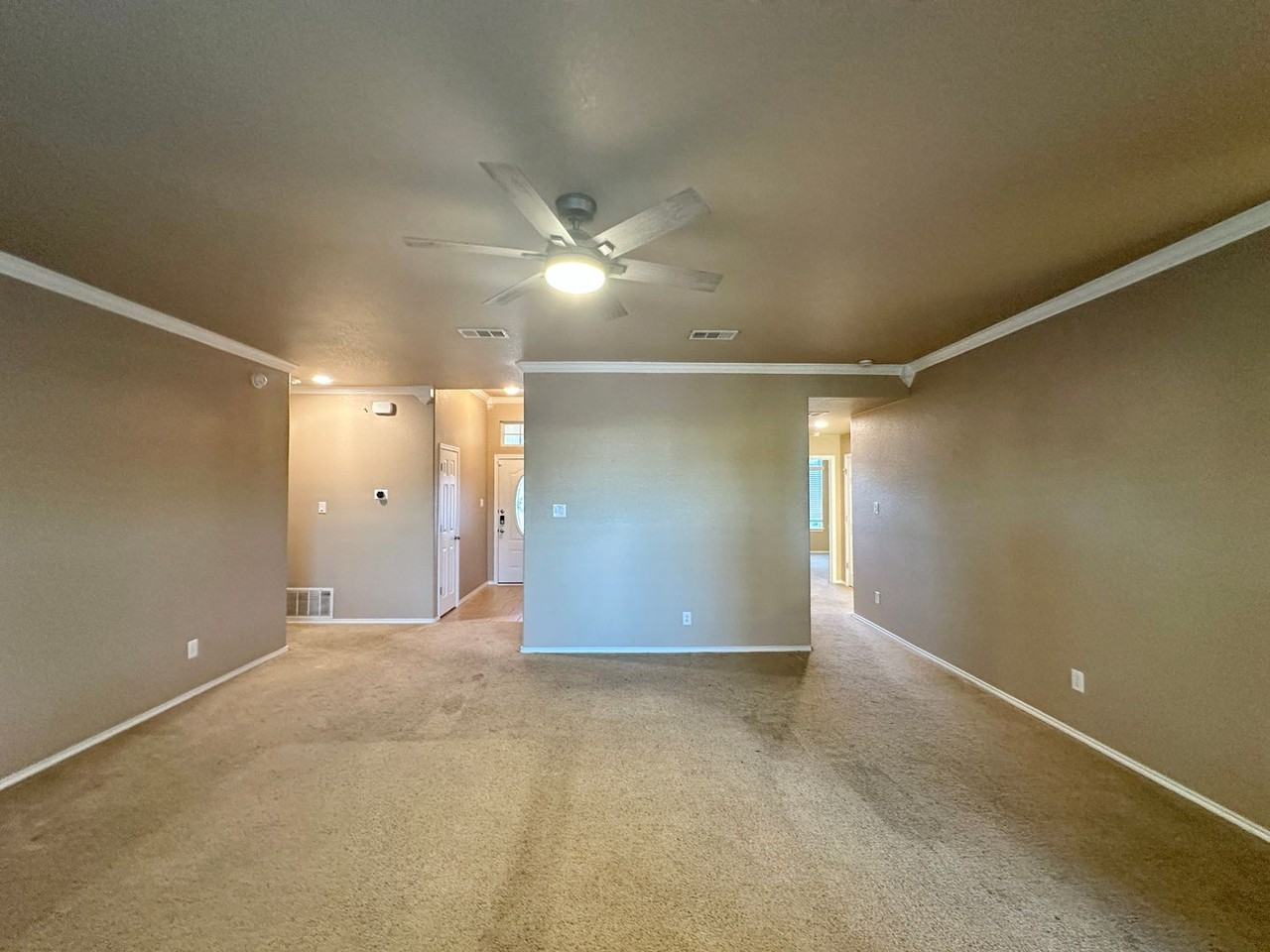 1606 Walker Place Blvd - Photo 4 of 40