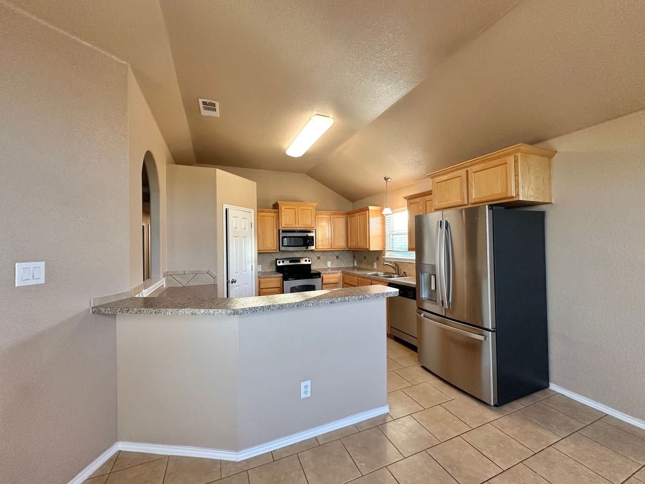 1606 Walker Place Blvd - Photo 5 of 40