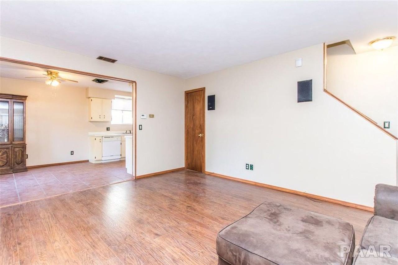 1903 Brentwood Dr - Photo 3 of 15