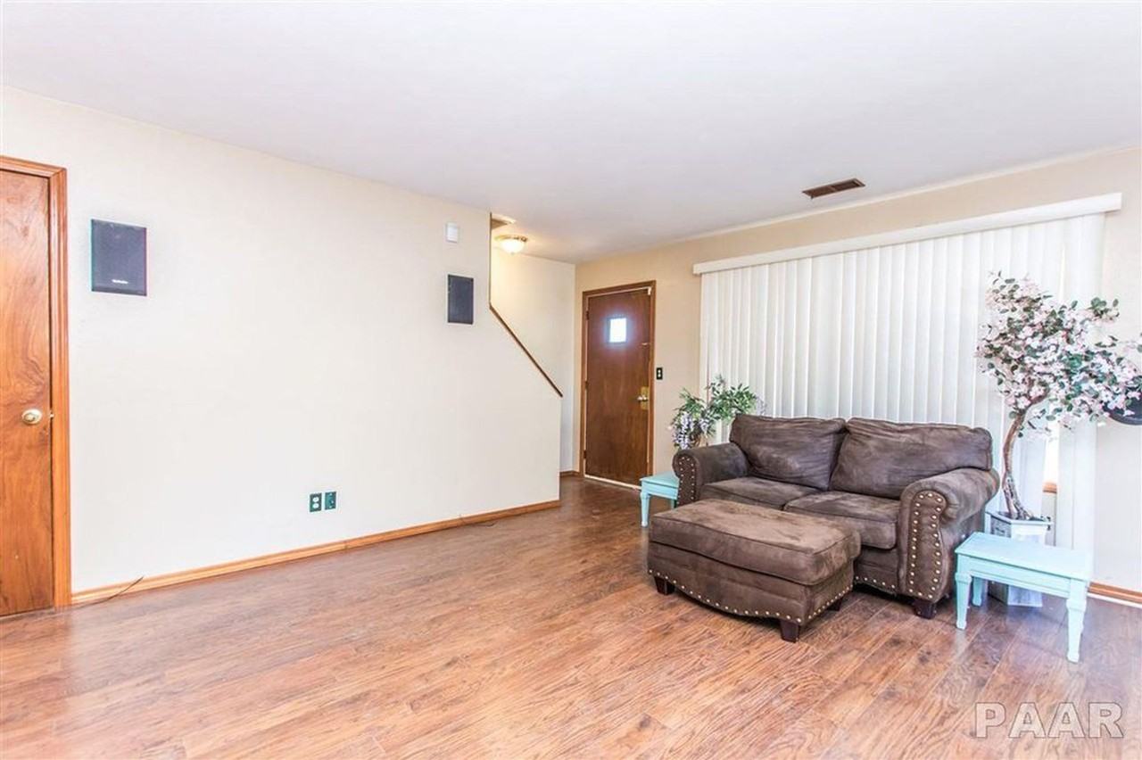 1903 Brentwood Dr - Photo 4 of 15