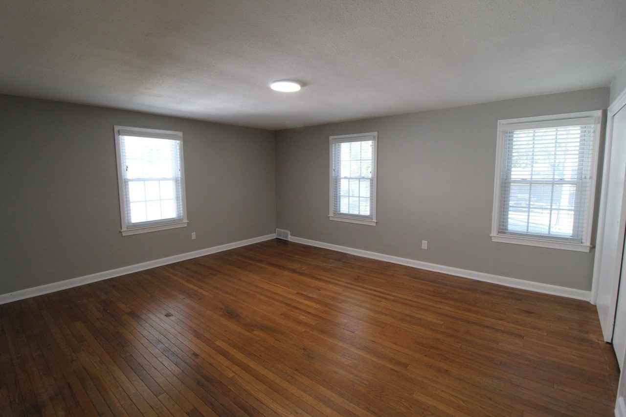 7616 Terrace St - Photo 6 of 10