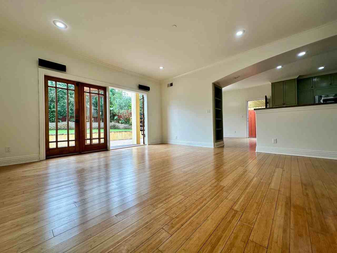 1431 S Irena Ave - Photo 6 of 23