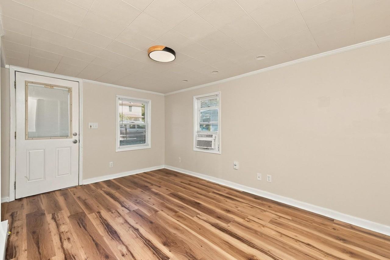 2629 Berger Ave - Photo 4 of 10