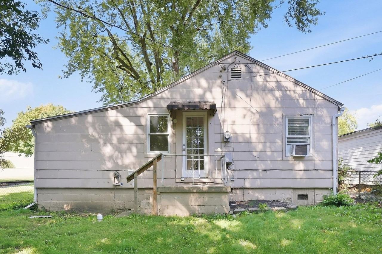 2629 Berger Ave - Photo 3 of 10