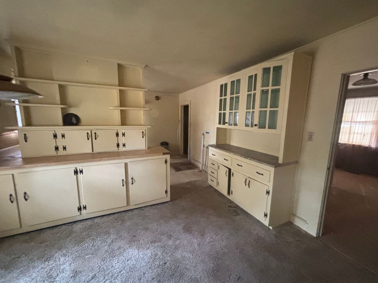 1611 W 5th Ave - Photo 2 of 4