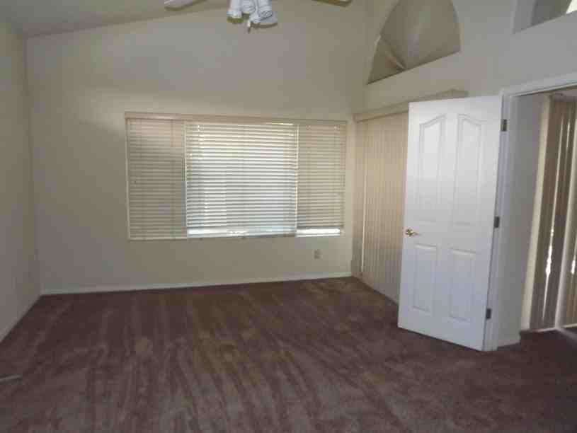 2125 Eaglepath Cir - Photo 4 of 43