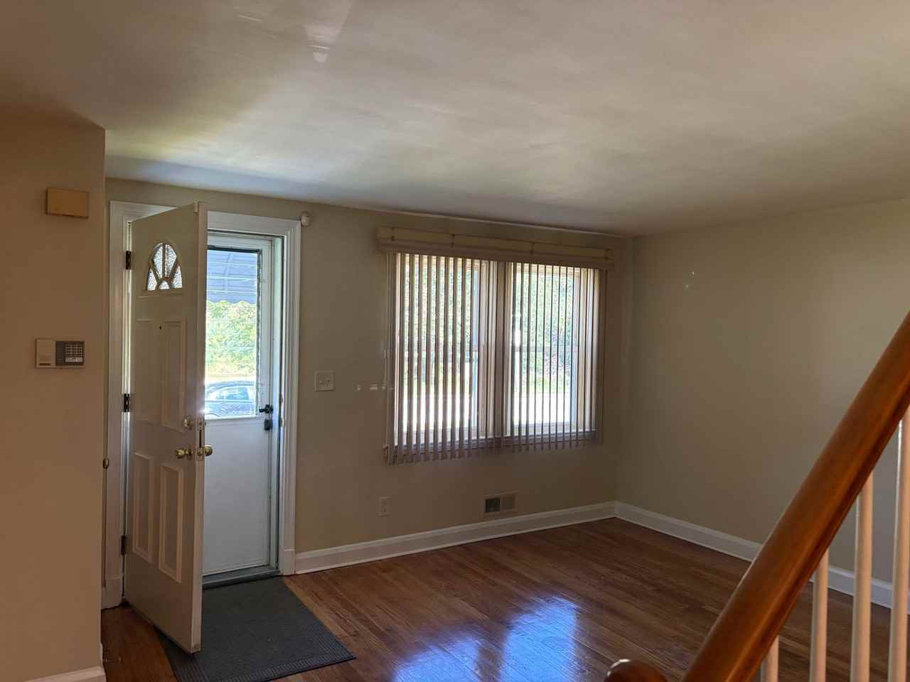 3821 Shannon Dr - Photo 2 of 15