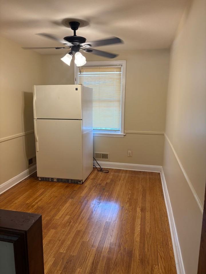 3821 Shannon Dr - Photo 4 of 15