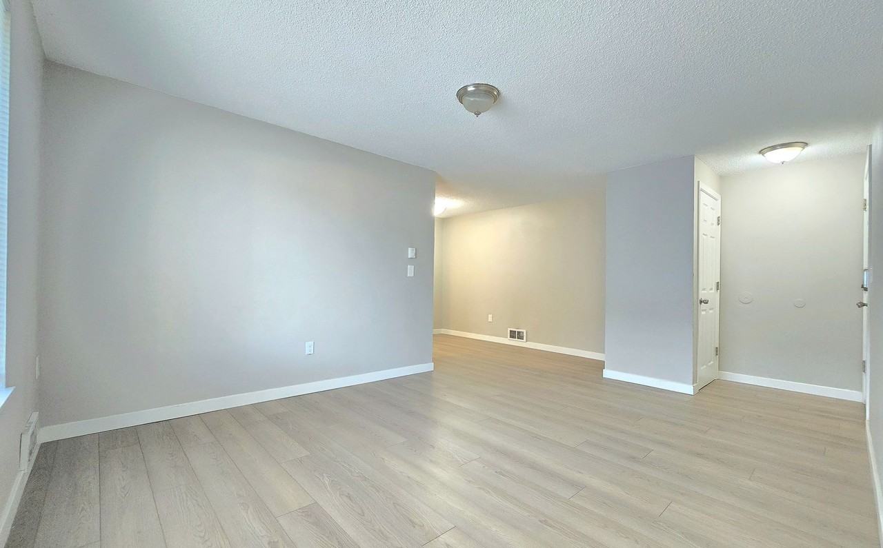 236 7th St - Photo 3 of 23