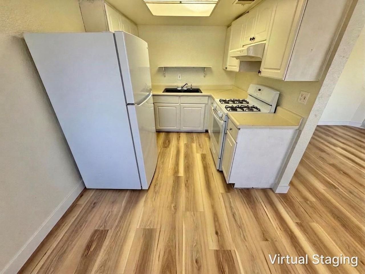 5012 Newport Cove Dr #B - Photo 6 of 19