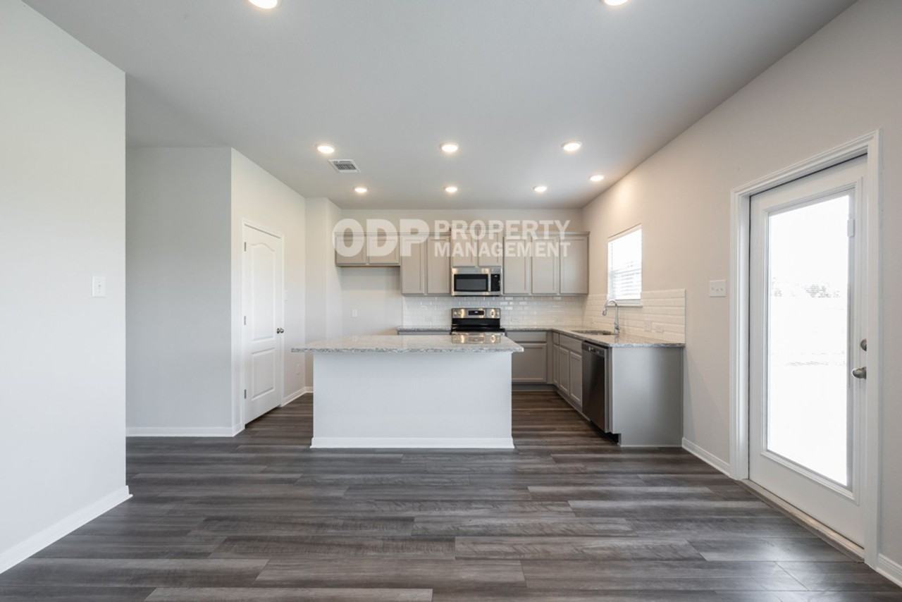5321 Friars Loop - Photo 3 of 25